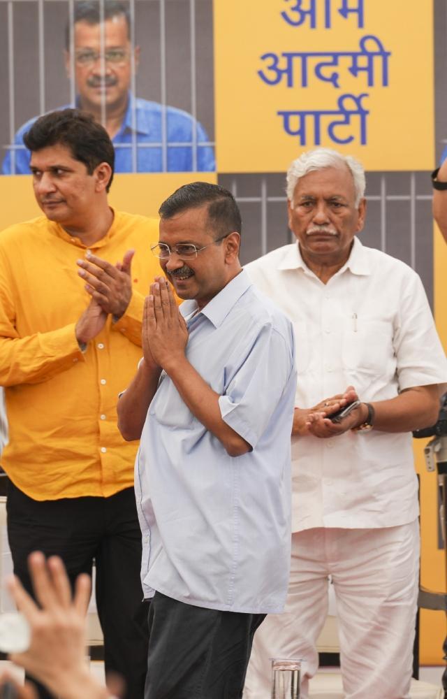 Kejriwal surrenders at Tihar jail
