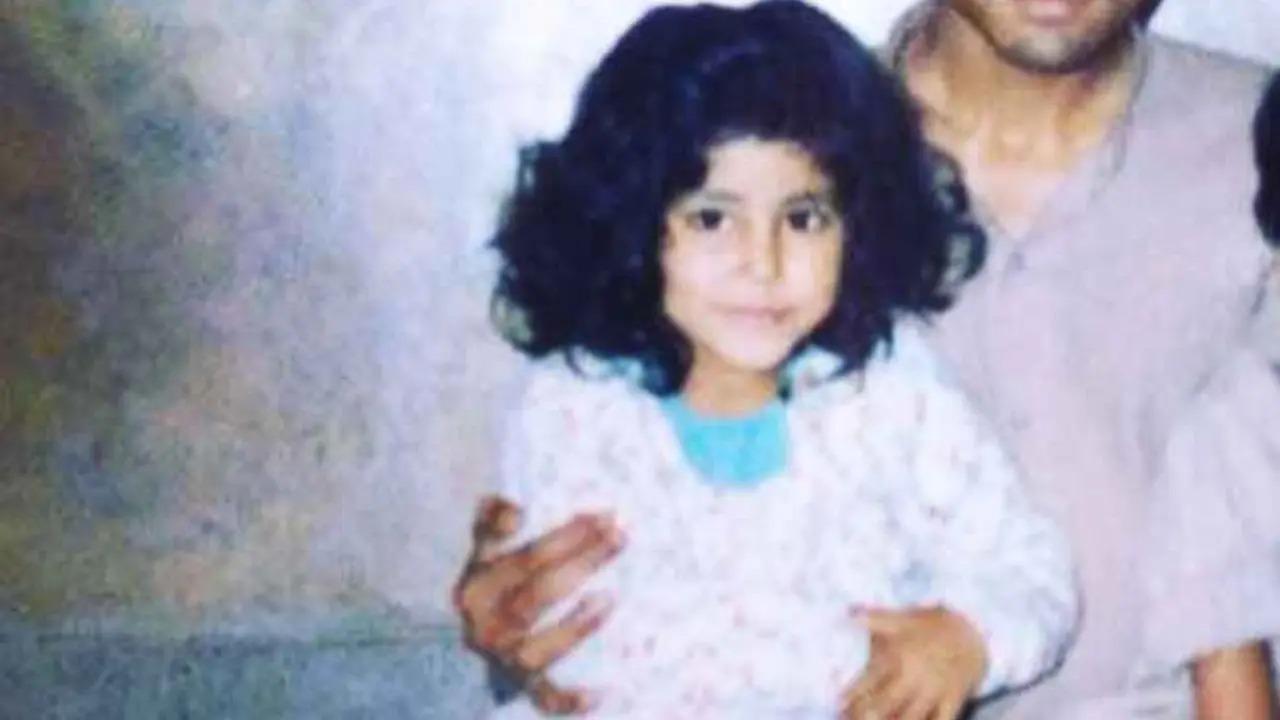 Hina Khan was born on October 2, 1987 in Srinagar, Jammu and Kashmir