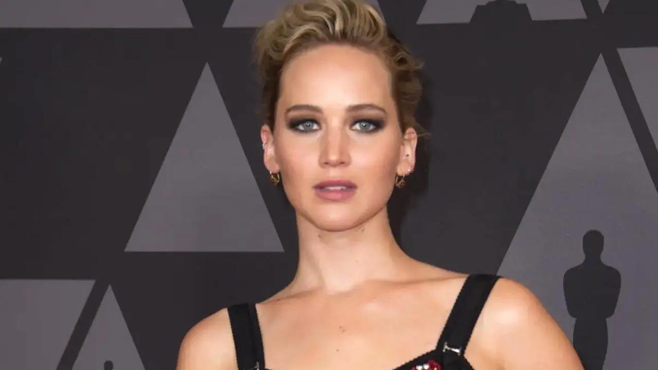 Jennifer Lawrence to star in and produce murder mystery movie 'The Wives'