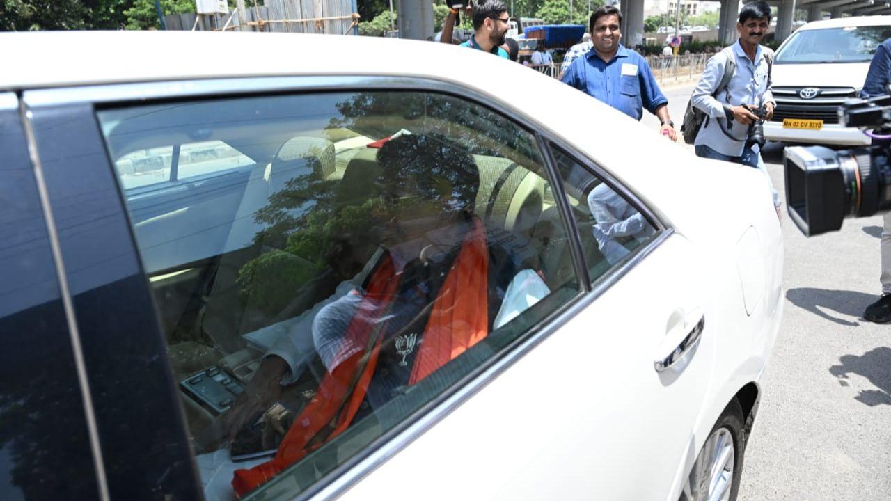 <p>According to the latest Mumbai Lok Sabha Election Results 2024 data, Goyal is leading from Mumbai North with a margin of 3, 53, 256 votes while Kotecha is trailing by 29, 861 votes.&nbsp;</p>