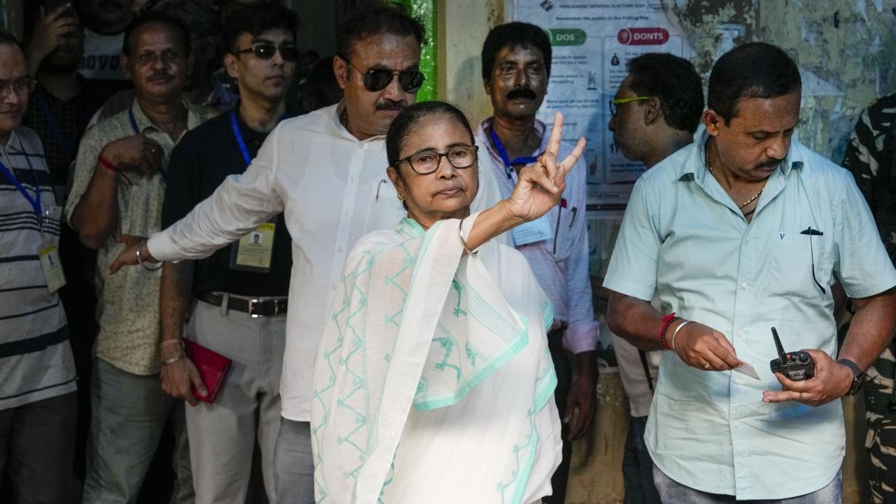 Lok Sabha Elections 2024: Mamata Banerjee casts vote in Kolkata