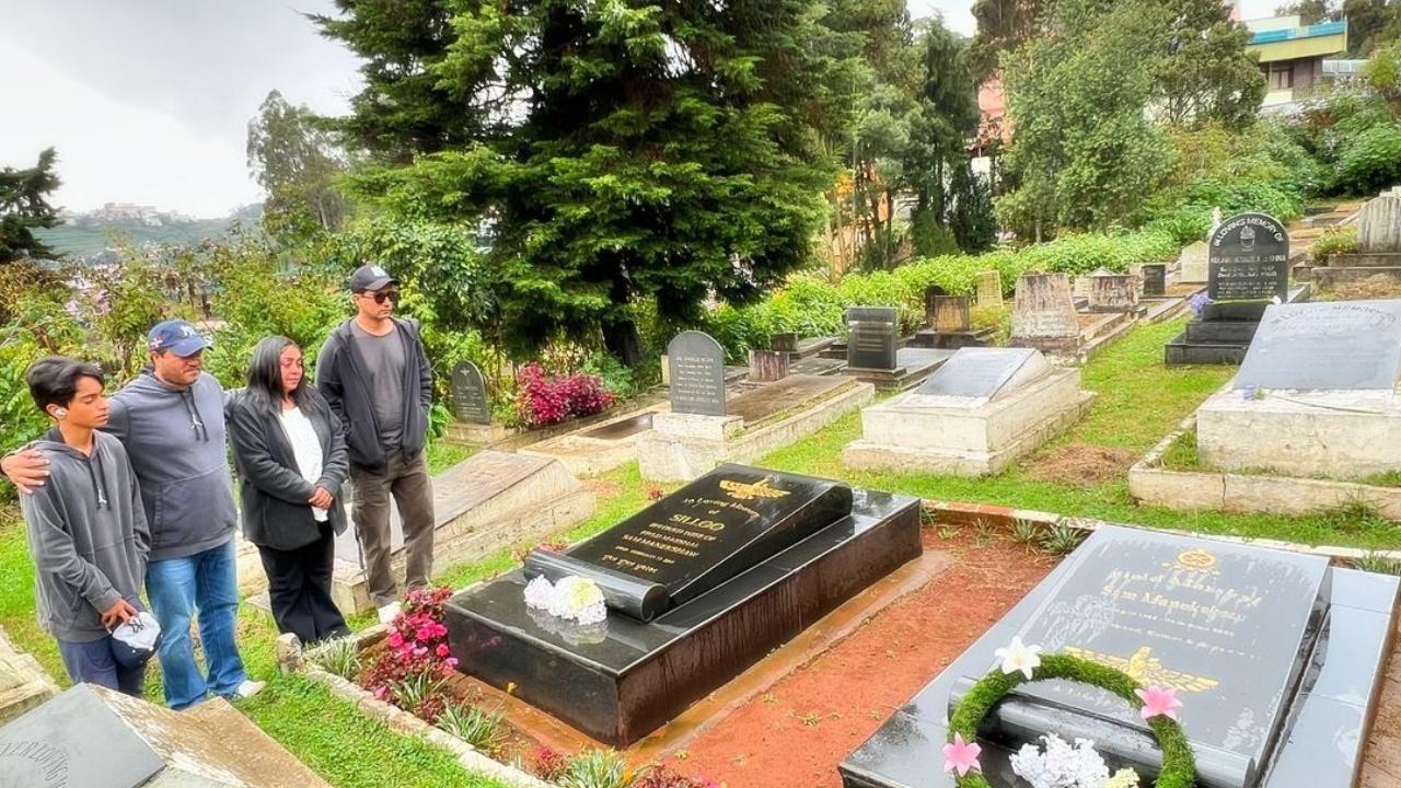 Vicky Kaushal visits Sam Manekshaw's grave on his death anniversary