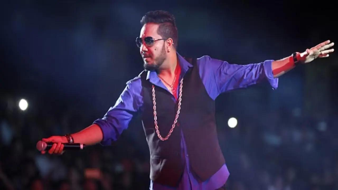 From Sawan Mein Lag Gayi Aag to Hawa Hawa, 5 much-loved songs of Mika Singh
