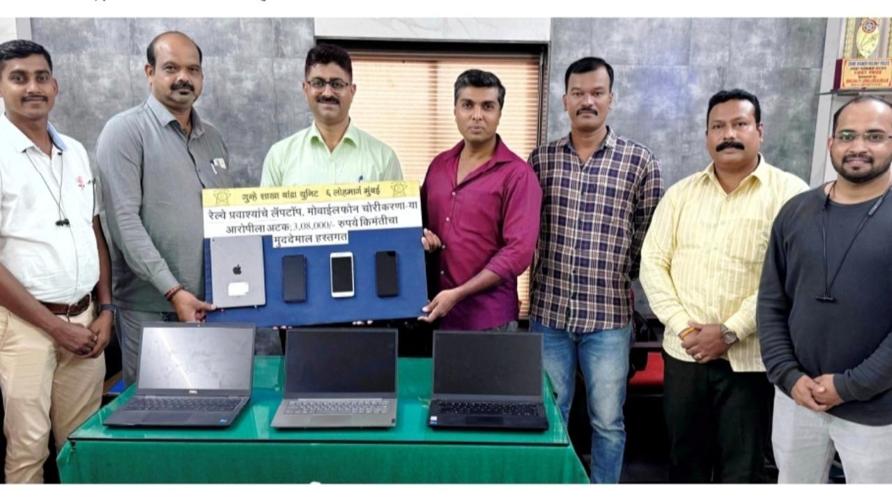 Mumbai: Man who stolen phones and bags onboard Mumbai local trains held