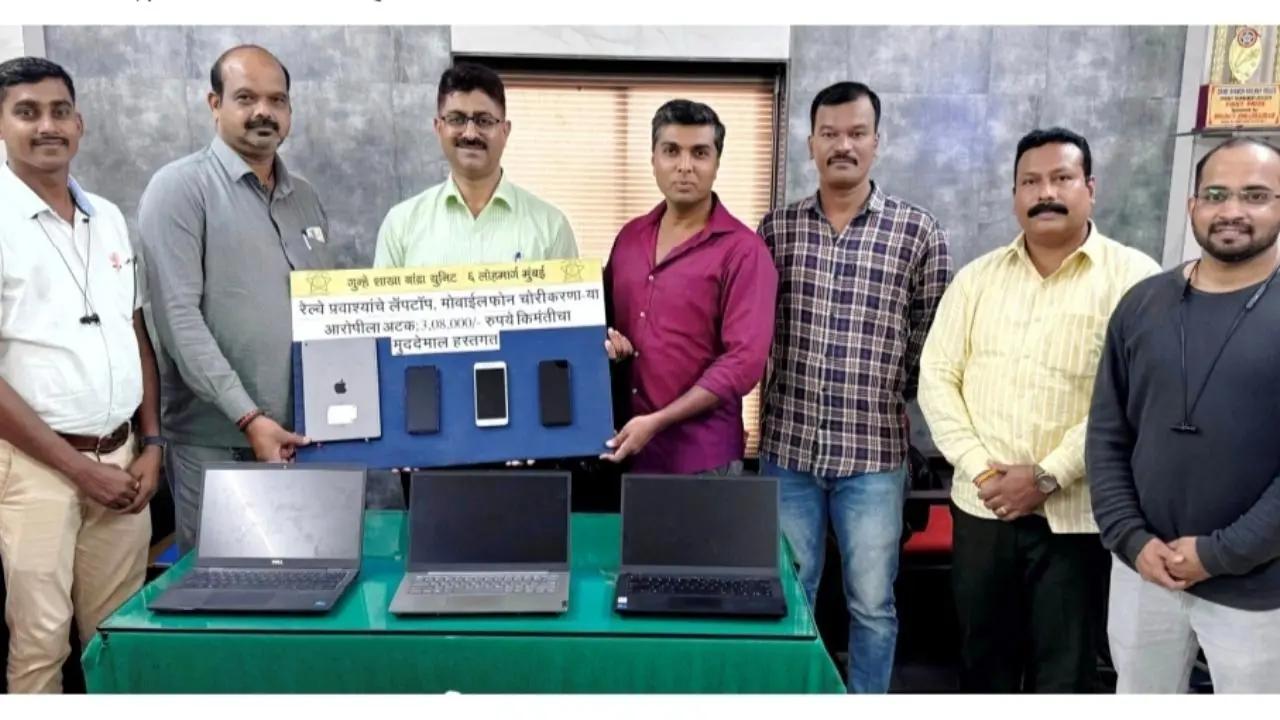 Mumbai: Man who stolen phones and bags onboard Mumbai local trains held
The officials of the Railway Crime Branch Unit 6 have arrested a thief who used to steal bags of people kept on racks while they traveled in Mumbai local trains, an official said on Friday. The cops have recovered three laptops and three mobile phones worth more than Rs 3 lakh following the arrest of the suspect, he said. Read more.