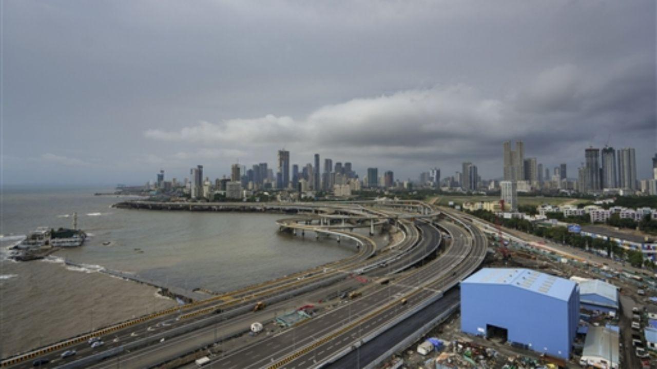 Several ecstatic motorists talked to the media, praising the BrihanMumbai Municipal Corporation (BMC) and the state government for delivering a long-awaited and massive infrastructure project to the country's commercial capital, and how it will benefit future generations.