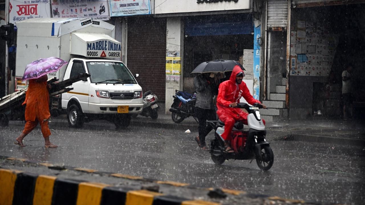 Additionally, high tides were observed on Friday at Gateway of India. The city will witness 22 days of high tide in the Arabian Sea during the four months of monsoon this year