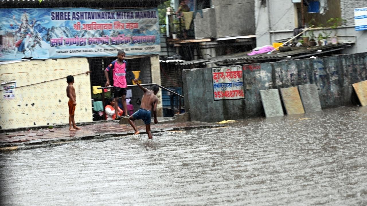Meanwile, a portion of a Railway safety wall collapsed near a platform at Thane station on Friday morning amid rains, injuring a 62-year-old man, civic officials said
