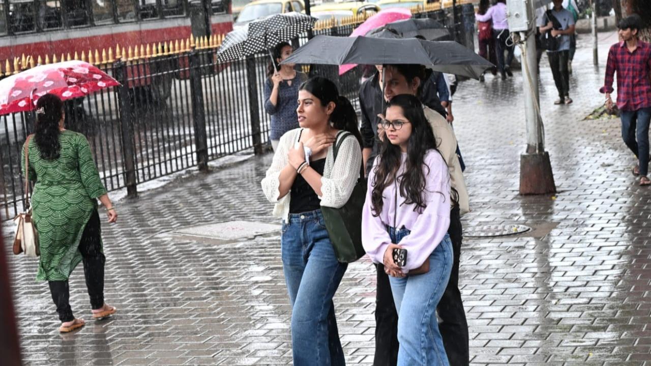A high tide of about 3.62 metres is expected to hit Mumbai at 5.46 pm today, stated Brihanmumbai Municipal Corporation (BMC). The civic body also said that a low tide of about 2.14 metres is expected at 10.58 am today
