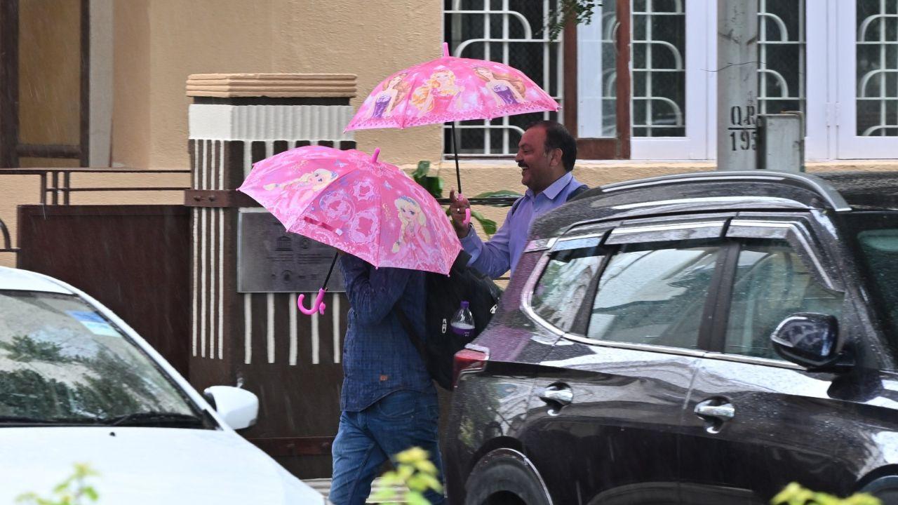 Rain lashes parts of Mumbai amid forecast of moderate showers for city