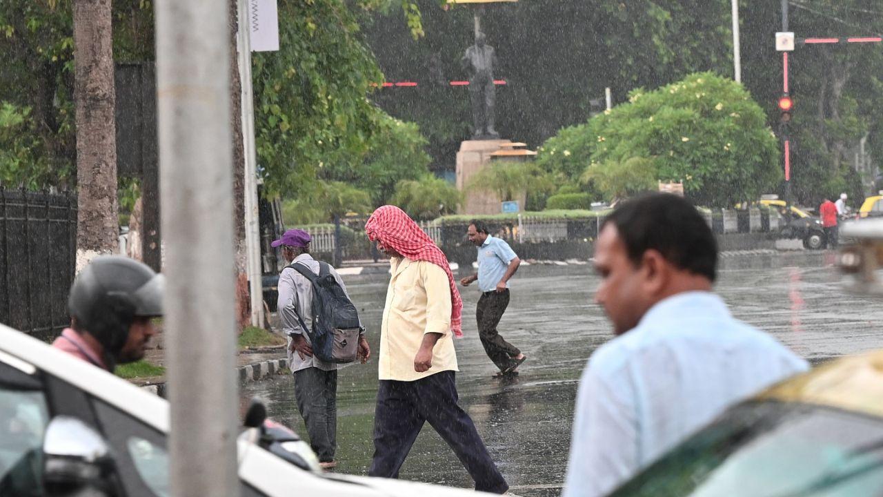 Maximum temperature, the IMD said, is expected to reach 33 degrees Celsius; minimum temperature to settle at 27 degrees Celsius.