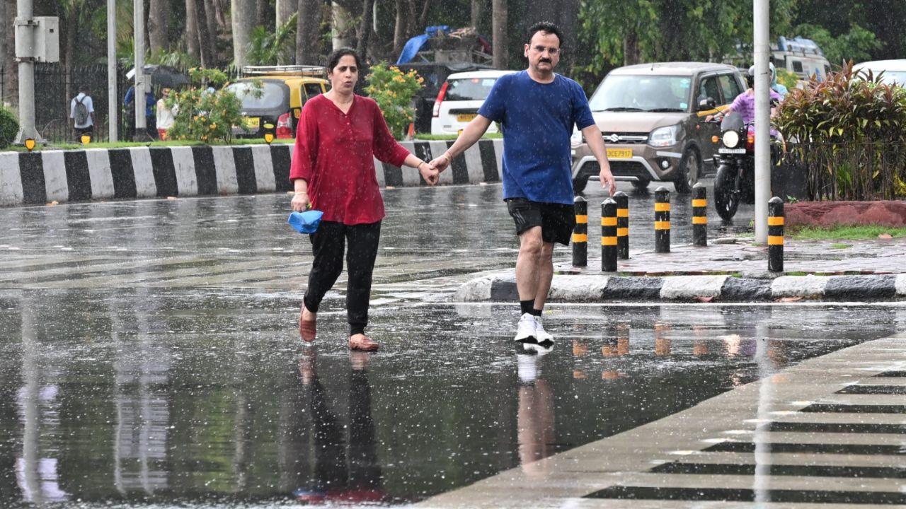Meanwhile, Brihanmumbai Municipal Corporation had advised of a high tide of 3.67 meters at 9:14 pm and a low tide of 2.32 meters at 3:26 pm today.