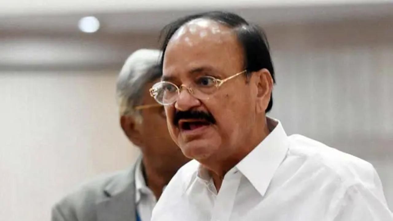 Students' textbooks should include chapter on it, says Naidu