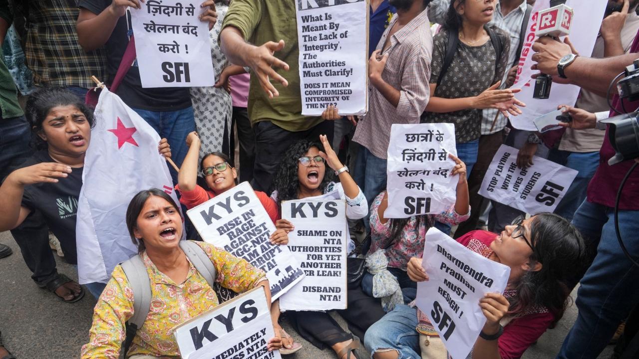 Dozens of students detained for protesting outside MoE, Pradhan's residence