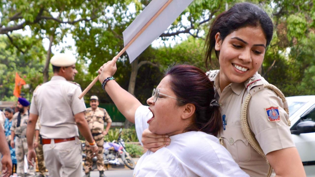 Students who joined the protest were reportedly manhandled and assaulted by the police, the outfits alleged. 