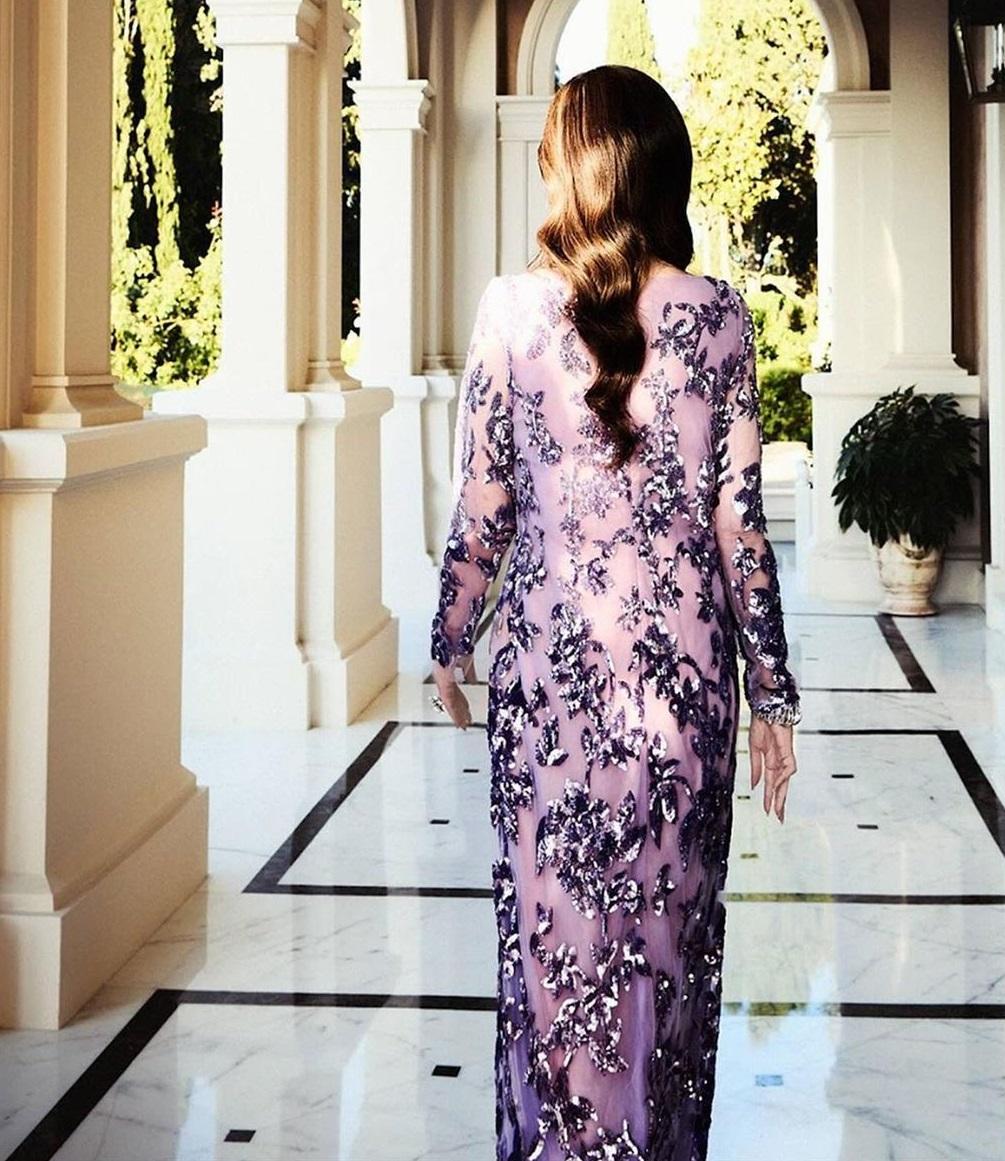 Another slay! Nita Ambani wore this beautiful custom Oscar De La Renta for their fashionable pit stop in Cannes.