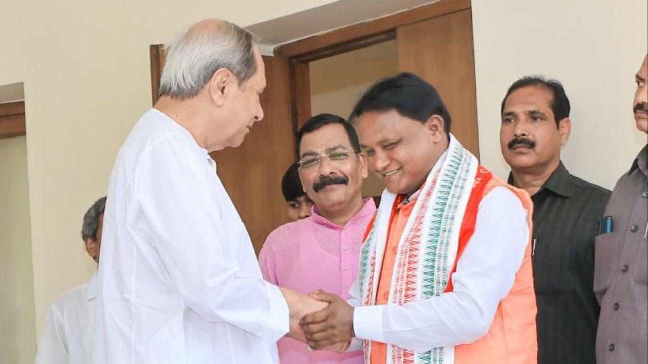 Odisha CM-designate Majhi meets Patnaik, invites him to swearing-in ceremony