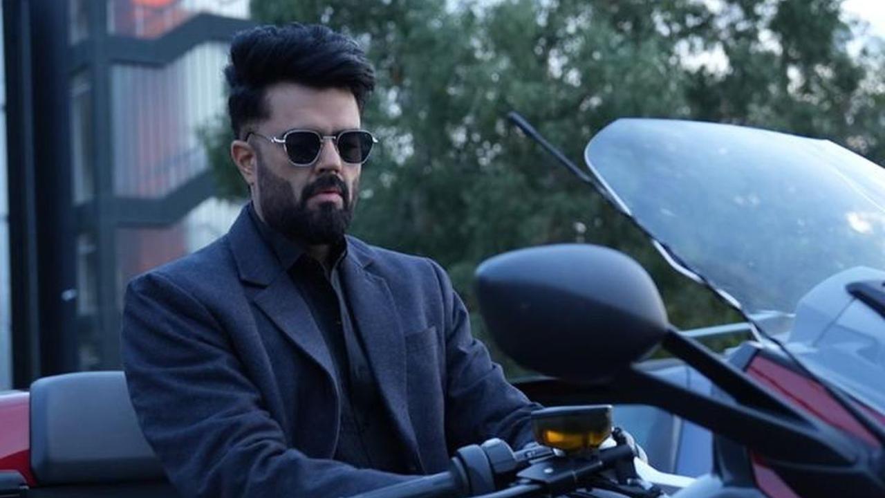 Maniesh Paul comes on board for David Dhawan's big-screen entertainer
