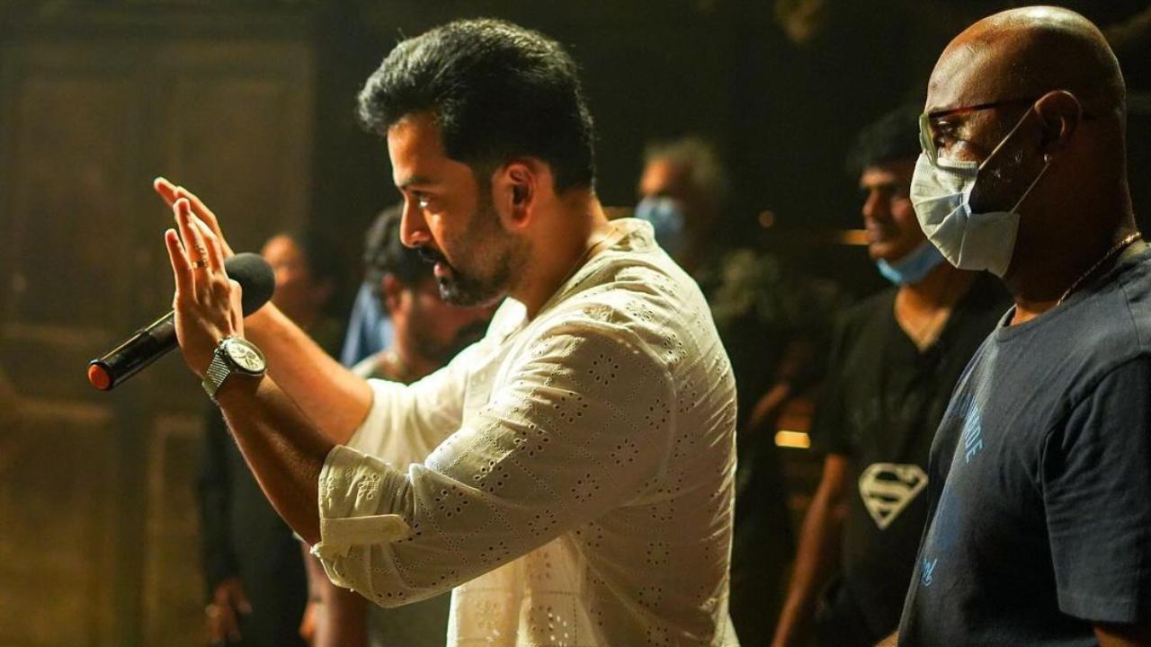 Prithviraj Sukumaran shares picture from sets of Mohanlal-starrer 'L2: Empuraan'
