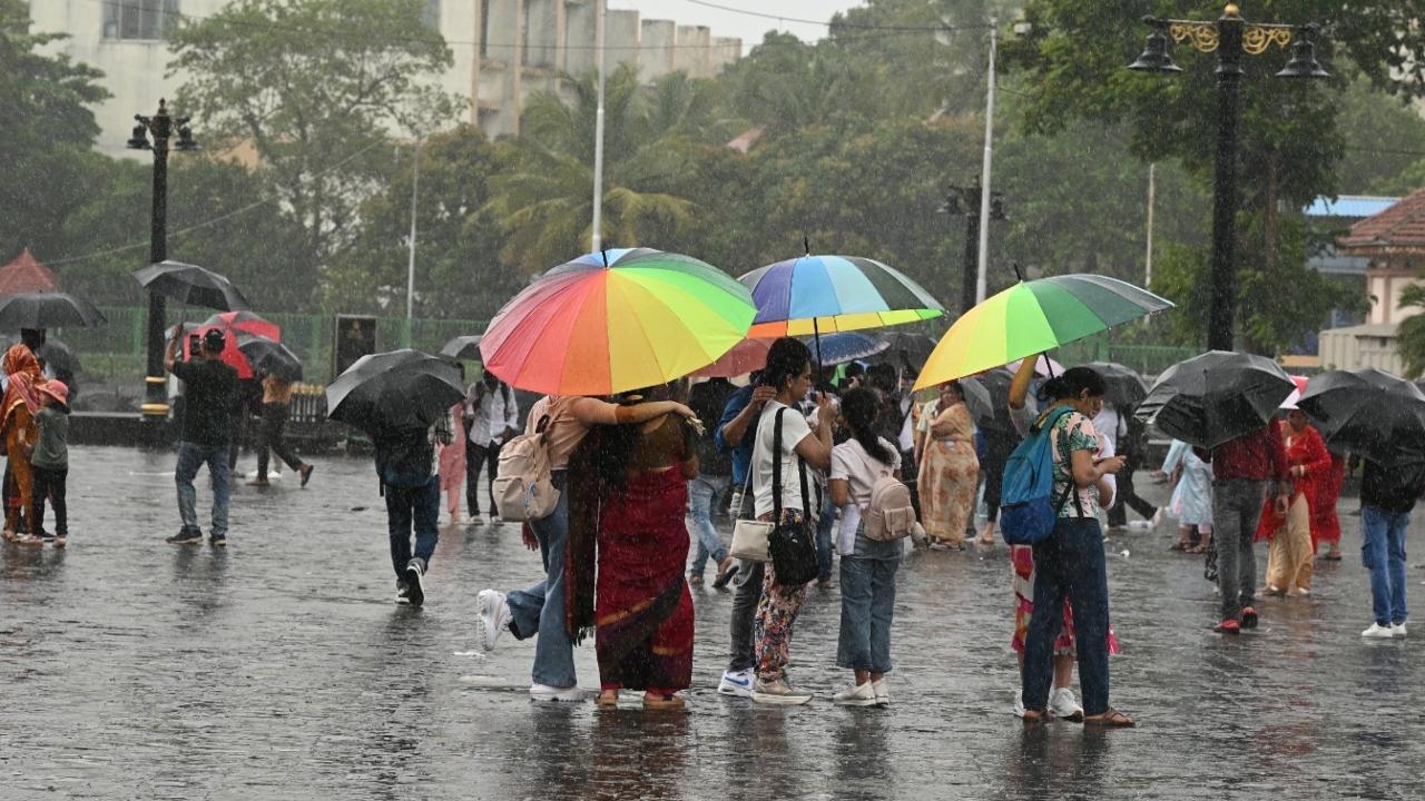 In a 10-hour period that ended at 6pm, the island city recorded an average 35.72 mm, while eastern Mumbai witnessed 33.30 mm and the western part of the city got 29.92 mm, a civic official said
