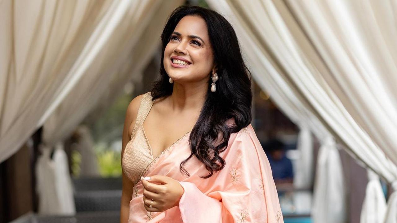 Sameera Reddy recalls being pressurised to get a boob job