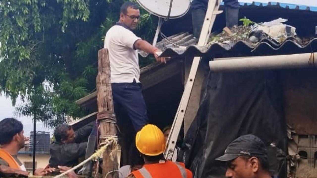 The civic officials along with one pickup vehicle, one emergency vehicle, and one rescue vehicle rushed to the spot and launched rescue and relief operations, he said