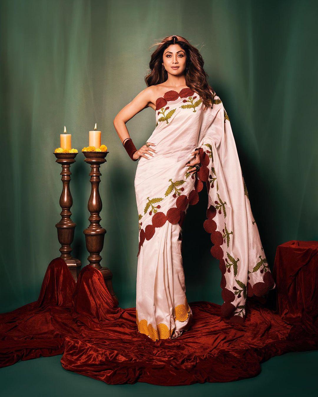 Shilpa wore a white chanderi silk saree with beautiful details and design.