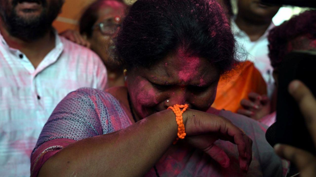 The party suffered defeats in Raigad, Ratnagiri-Sindhudurg, Thane, and Kalyan. Despite these setbacks, the party was expected to gain nine seats by the end of the election day.