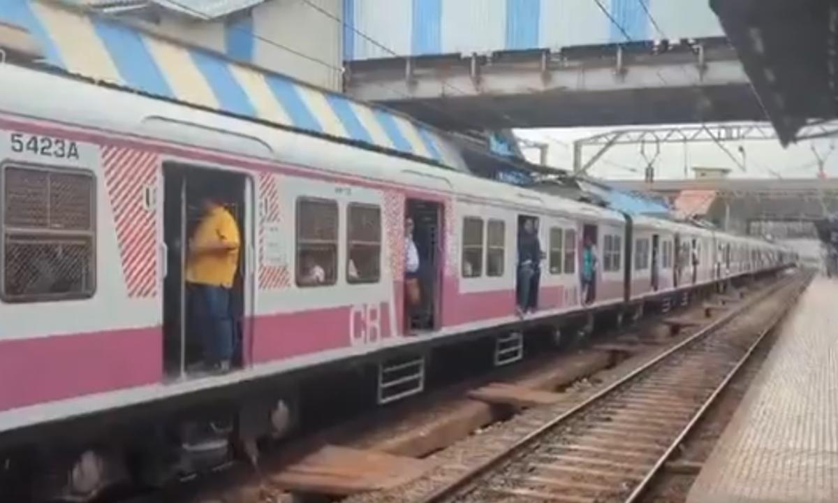 Mumbai News LIVE Updates: Glitches in new signalling system delays trains on CR