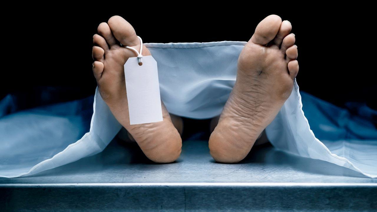 Man found dead near South Mumbai pub