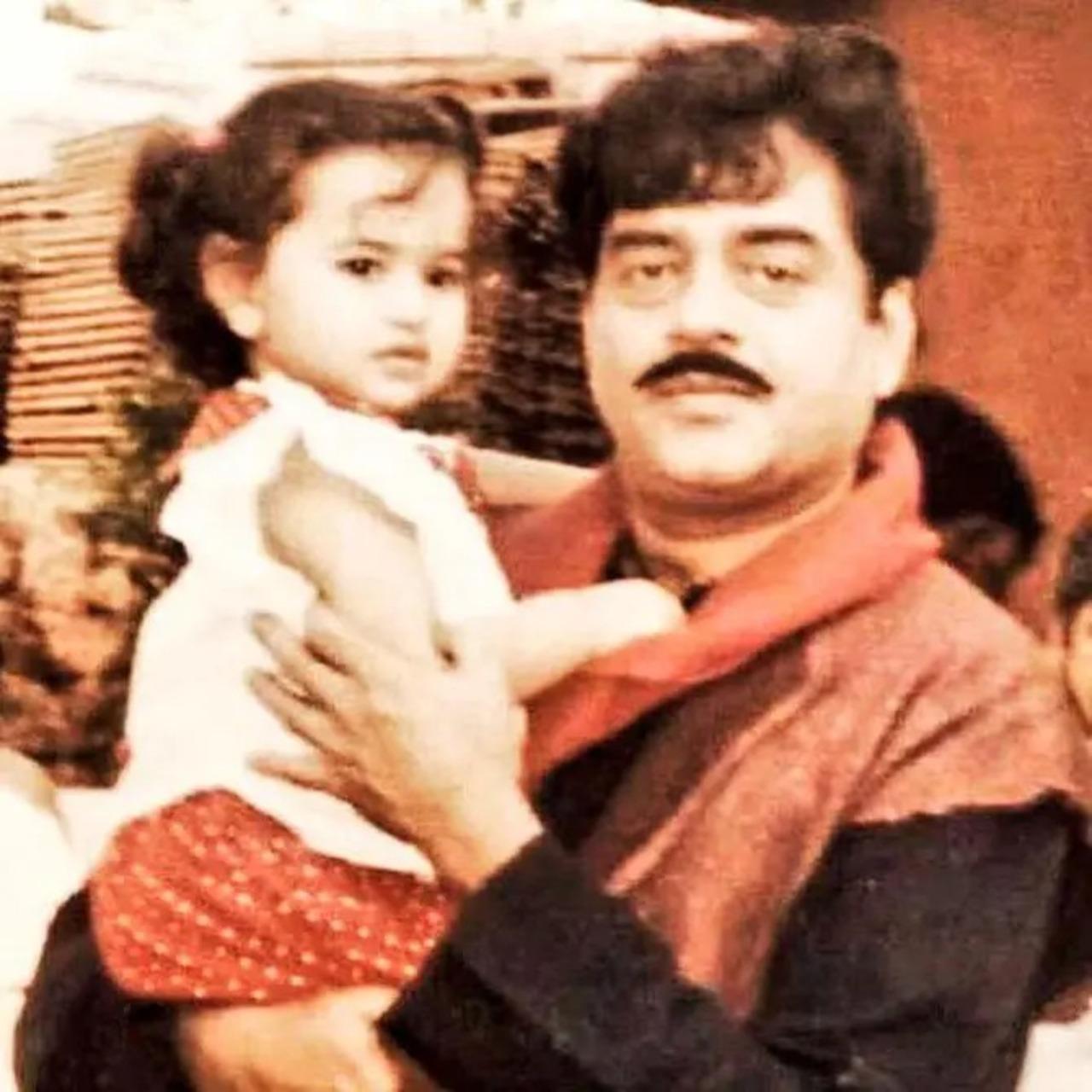 There are also reports of Poonam Sinha and Sonakshi's brother,Luv having unfollowed her from Instagram days before the wedding