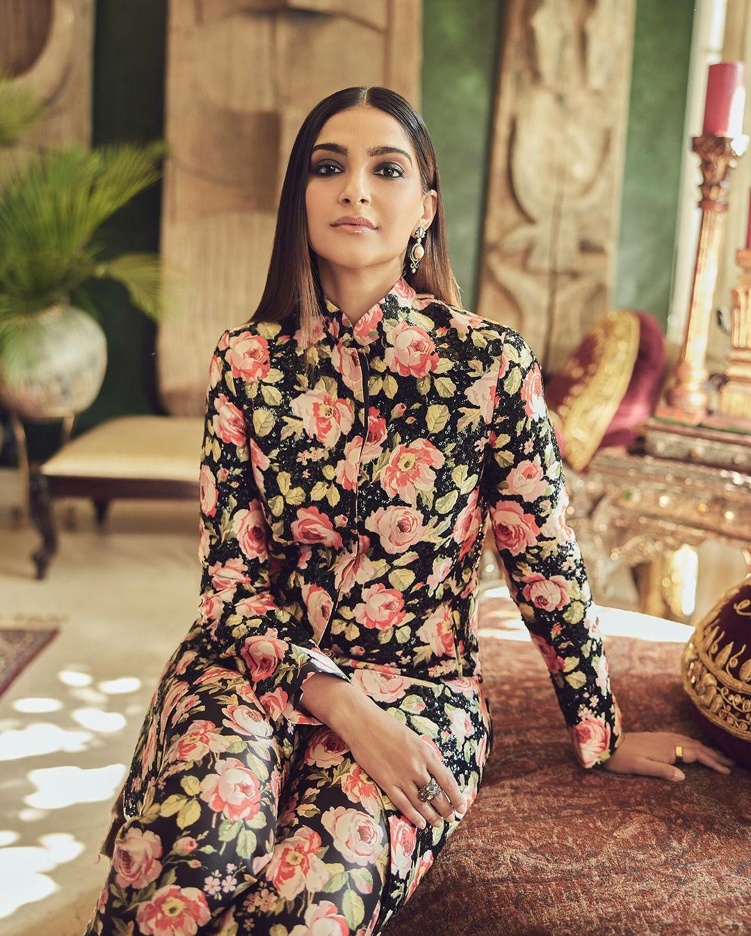 Chosen from designer Rajesh Pratap Singh, she looked elegant and sophisticated in her coordinated outfit.