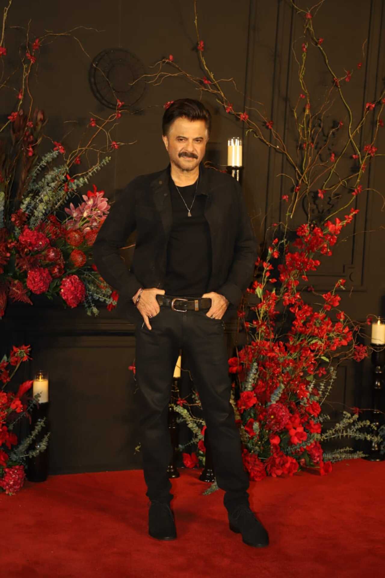 Actor Anil Kapoor graced the red carpet. He looked dapper in a black outfit.