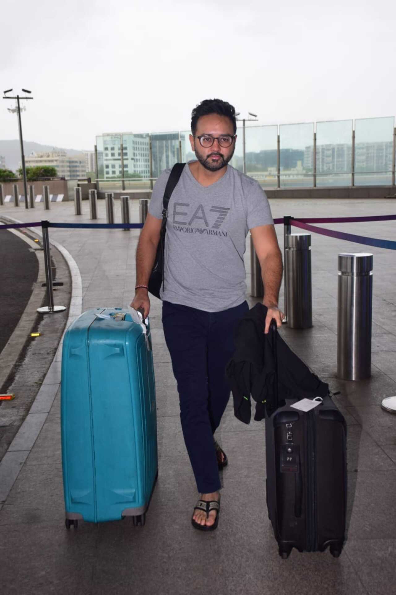 Cricketer Parthiv Patel made a rare appearance at the airport. 