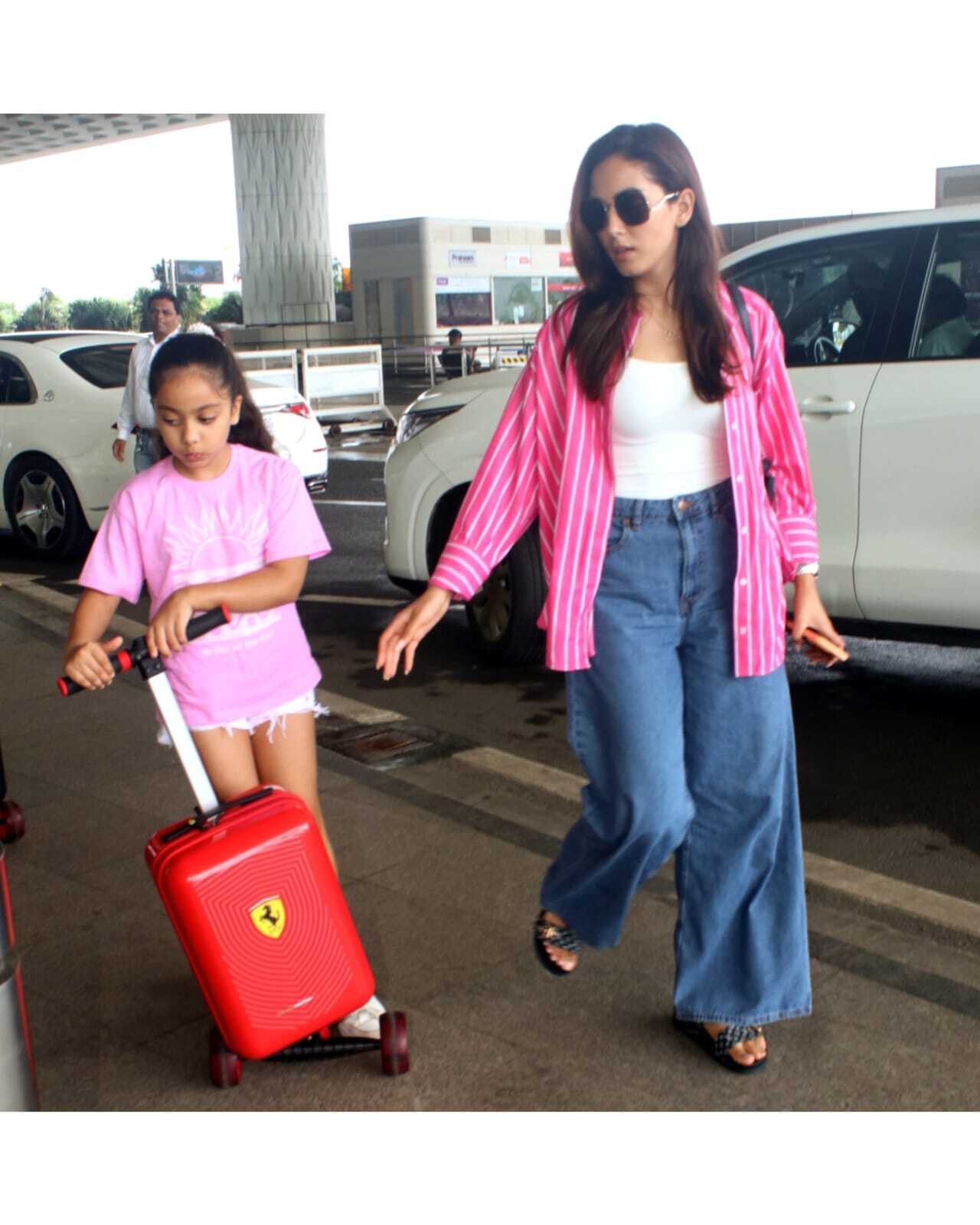 Mira Kapoor was spotted with her kids at the Mumbai airport