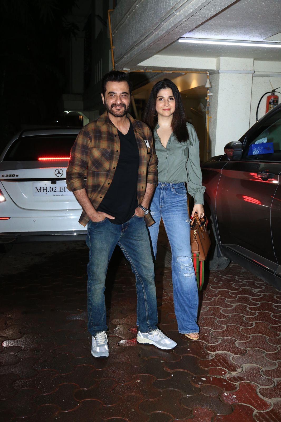 Maheep and Sanjay Kapoor showed up in high spirits to wish the birthday boy