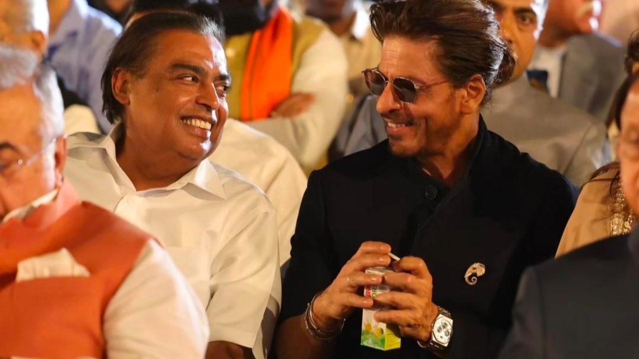 Shah Rukh Khan spotted having a Rs 30 energy drink during PM Modi’s oath-taking ceremony 