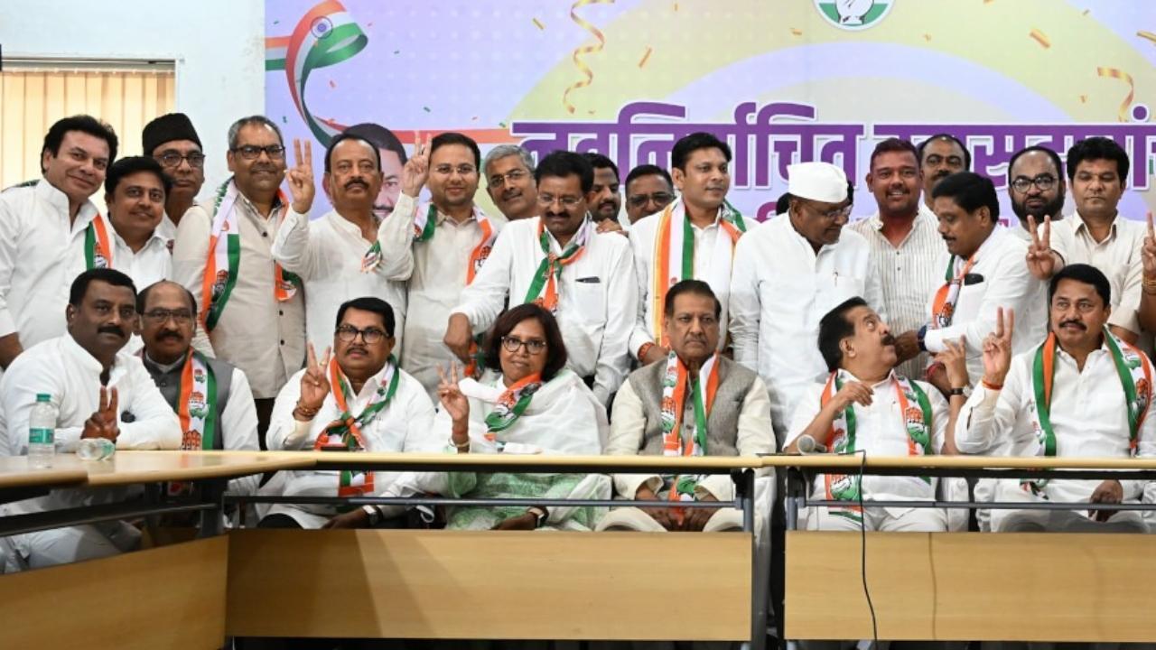IN PHOTOS: Newly elected MPs of Congress meet at Tilak Bhavan