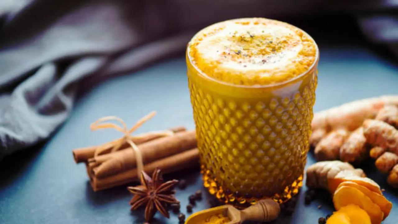 Masala chai to Cioccolata Calda: Indian chefs add new flavours to basic milk
To combat the health risks posed by the monsoon season, Midday.com consulted Mumbai chefs who shared their favorite spice-infused, milk-based recipes perfect for your weekend indulgence. Read more