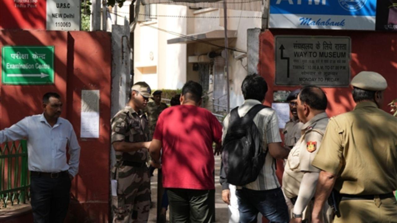 His sentiment was echoed by another candidate, Rakesh Kumar, who suggested that the metro services on the Pink Line should permanently commence at 6 am to benefit future examinees.