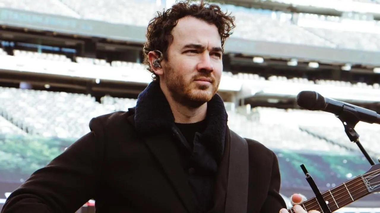 Priyanka Chopra’s brother-in-law and singer-songwriter Kevin Jonas revealed he has skin cancer. The ‘Leave Before You Love Me’ singer took to his social media to reveal that he had surgery to remove skin cancer. Read More
