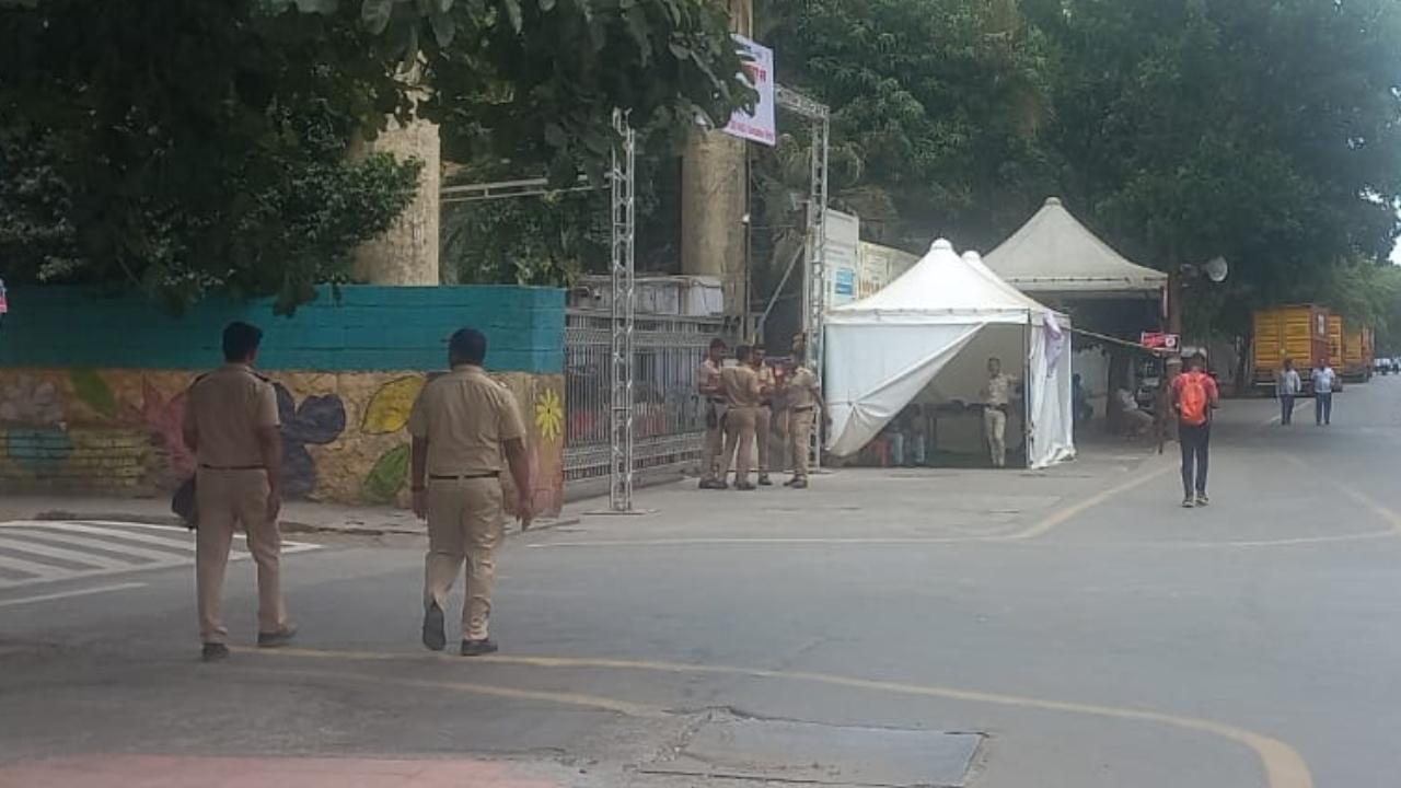 IN PHOTOS: Counting of votes begins in Maharashtra, security beefed up in Thane
