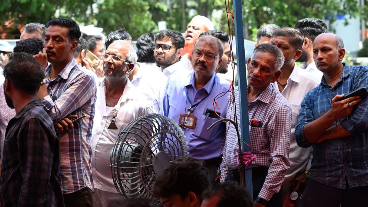 Meanwhile, BJP leader Pravin Cheda had also organised such a viewing at his office in Ghatkopar area of the city. 