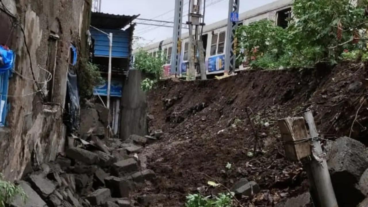 Thane: Man injured as Railway safety wall collapses near station