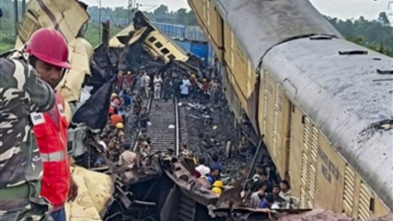 The collision happened at 8.55 am when the Kanchanjungha Express was stationary. The goods train's locomotive caused the rear compartments of the passenger train to derail. Internal documents revealed that the goods train was allowed to cross all red signals as the automatic signalling system had failed.