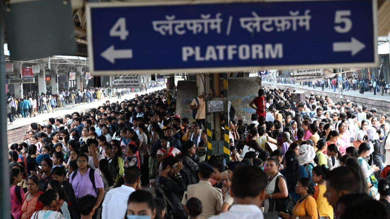 The technical problems were identified around 2 am, leading to a halt in suburban train operations from the affected platforms. 