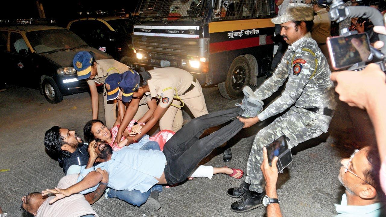 AAP protesters detained in Mumbai