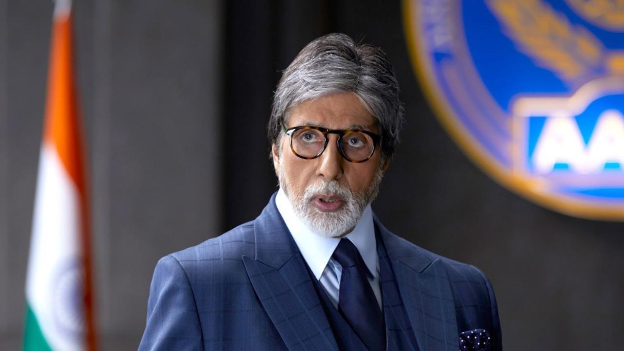 Amitabh Bachchan shows off his musical talent in his ISPL's team anthem