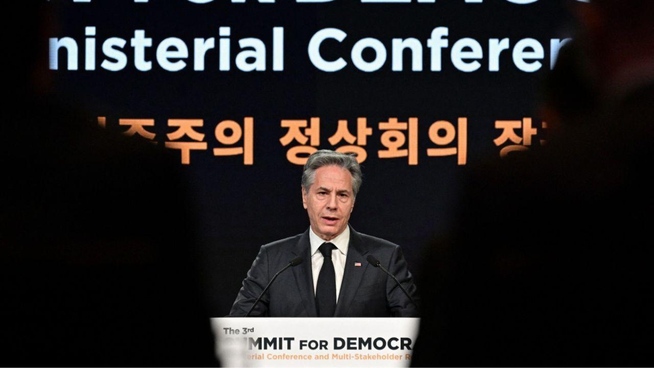 Co-hosted by South Korea, Britain, the United States and Ecuador, the conference brought together top government delegations of some 30 countries.