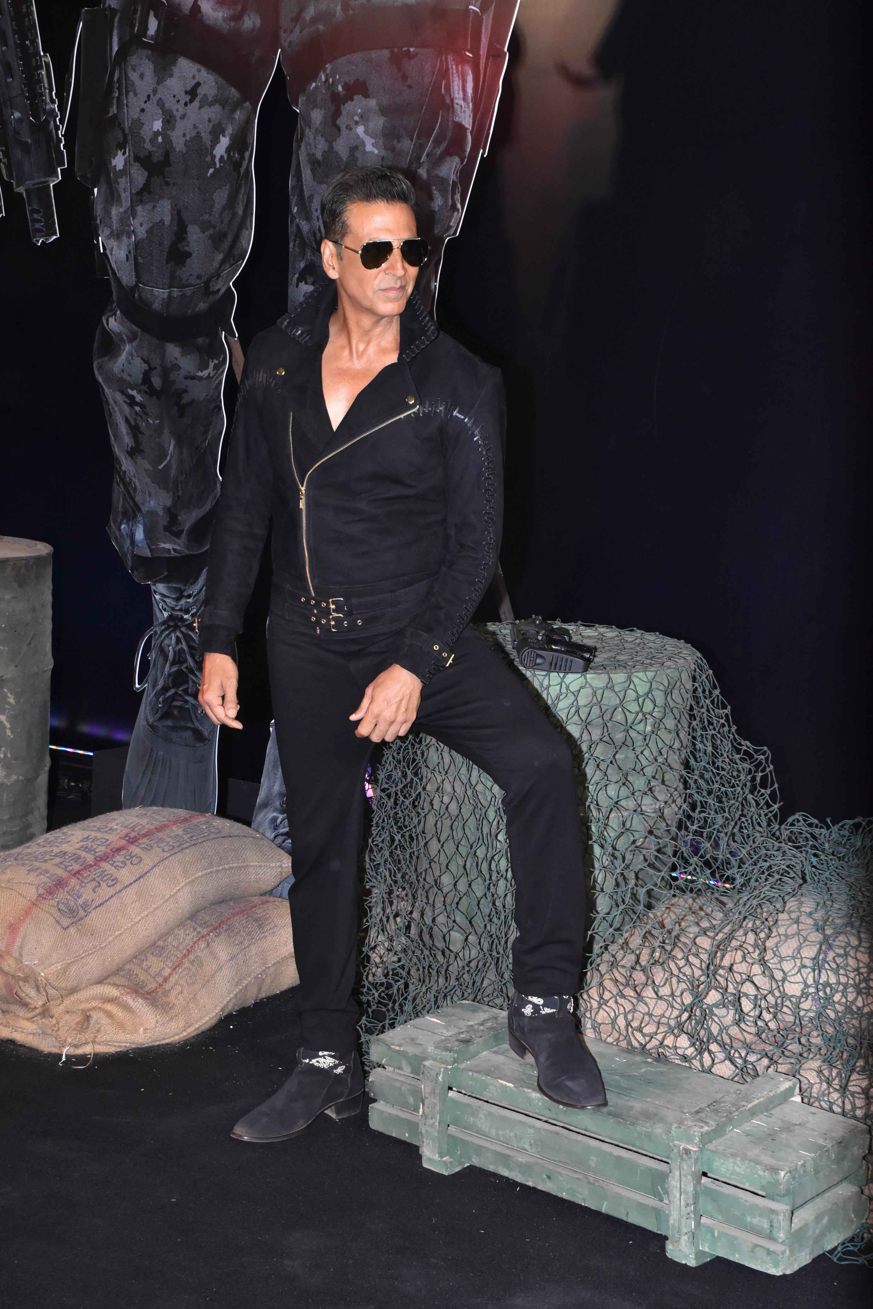 Akshay Kumar was also seen in an all-black outfit 
